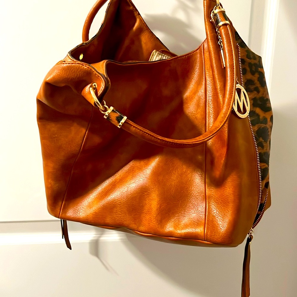 Cross body bag - Picture 1 of 5